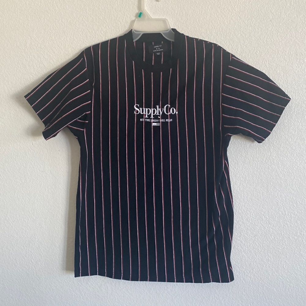 LOOSE FIT Men’s Striped T Shirt Size M